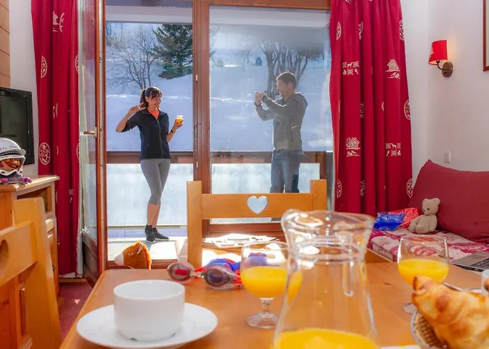 Goelia Les Terrasses Du Corbier 2* לה קורבייר